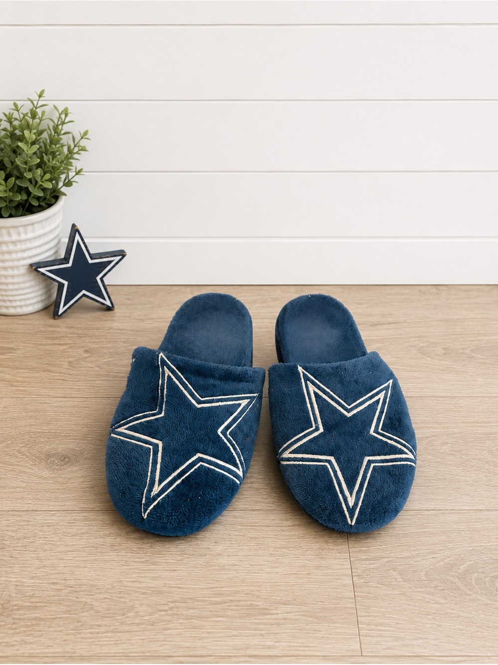 🏈 Dallas Cowboys Plush Slide Slippers Size Small 7/8 Navy Blue
